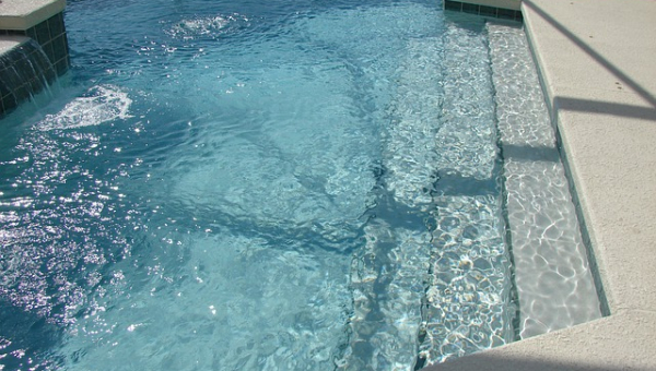 La piscina de la discordia: ¿todos los propietarios del edificio tienen derecho a su disfrute?